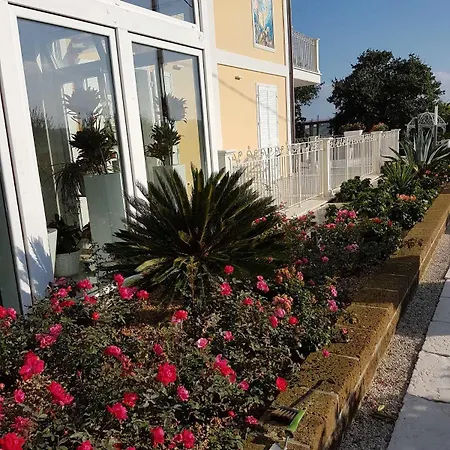 Residenza Delle Grazie 4* Cossignano