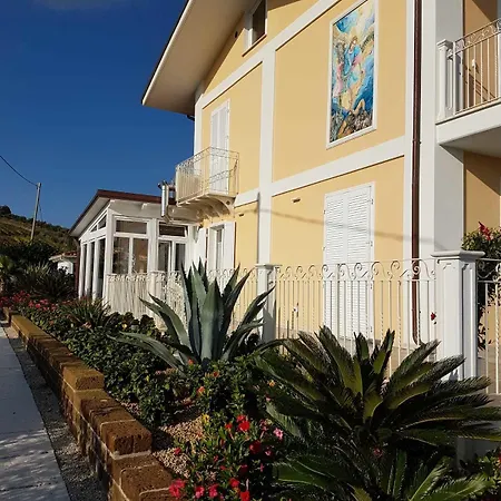 Couette-café Residenza Delle Grazie 4*