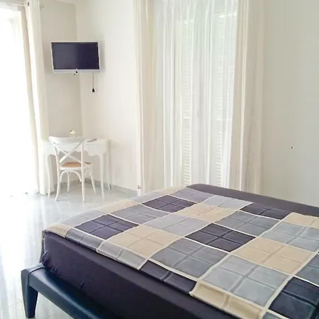 Alojamento de Acomodação e Pequeno-almoço Residenza Delle Grazie Cossignano