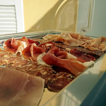 Alojamento de Acomodação e Pequeno-almoço Residenza Delle Grazie Cossignano